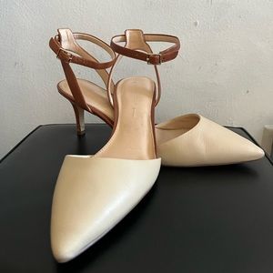 Banana Republic ladies shoes size 10